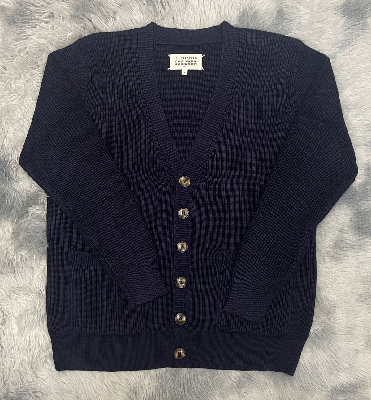BELNAY Pocket V-Neck Cardigan