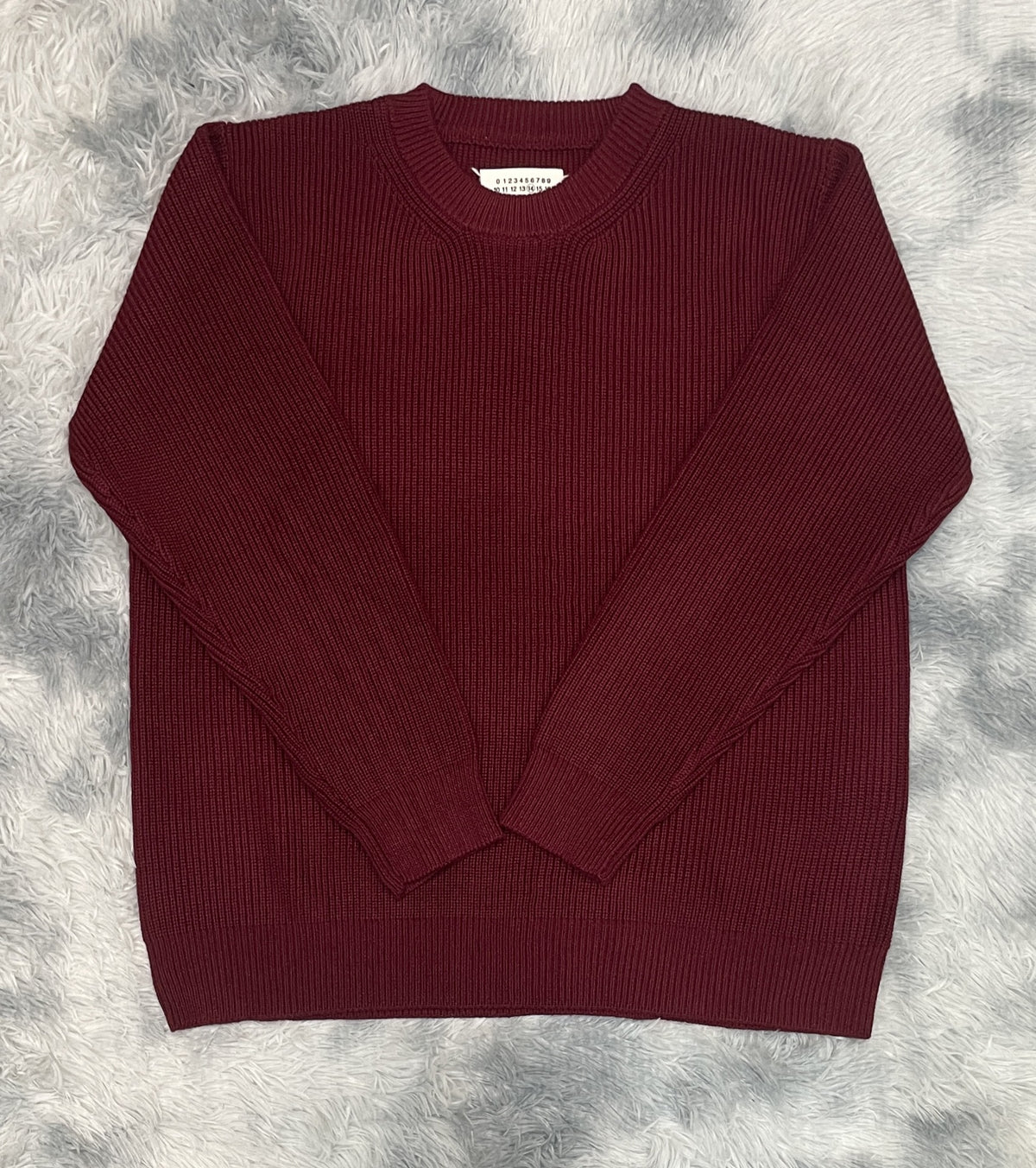 BELNAY Straight Shoulder Crew Neck Sweater
