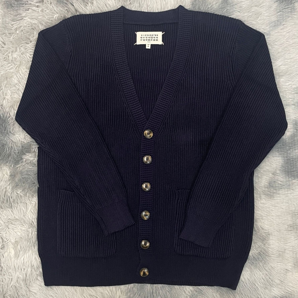 BELNAY Pocket V-Neck Cardigan