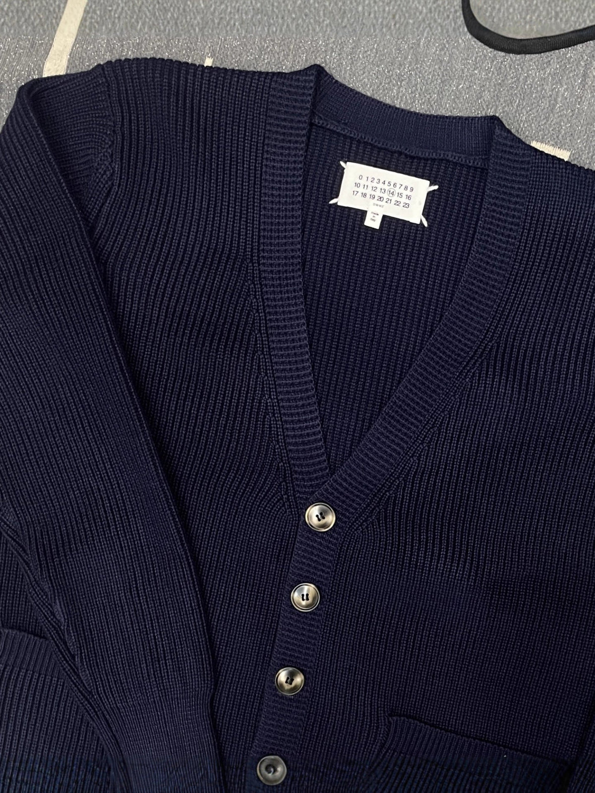 BELNAY Ribbed V-Neck Cardigan